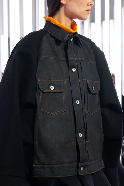Look 18